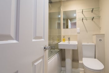 central apartment facing windsor castle