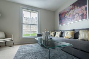 central apartment facing windsor castle