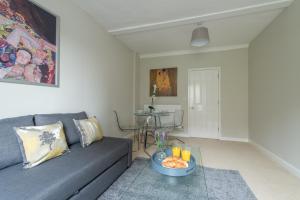 central apartment facing windsor castle