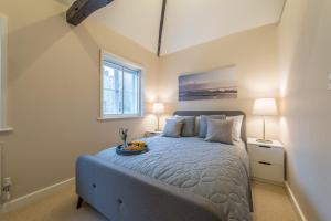 central apartment facing windsor castle