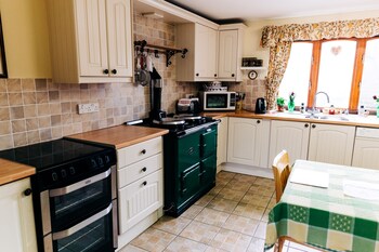 The Farmhouse Lochmeyler,Haverfordwest>>Brawdy,3.5 star