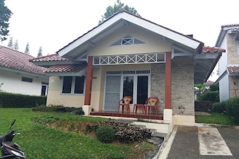 Kota Bunga D,Cipanas>>Cianjur,3 star