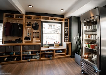 loge leavenworth downtown