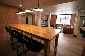 loge leavenworth downtown