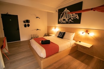 loge leavenworth downtown