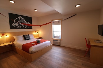 loge leavenworth downtown