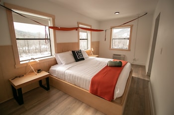 loge leavenworth downtown