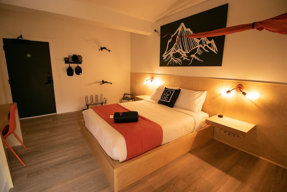 loge leavenworth downtown