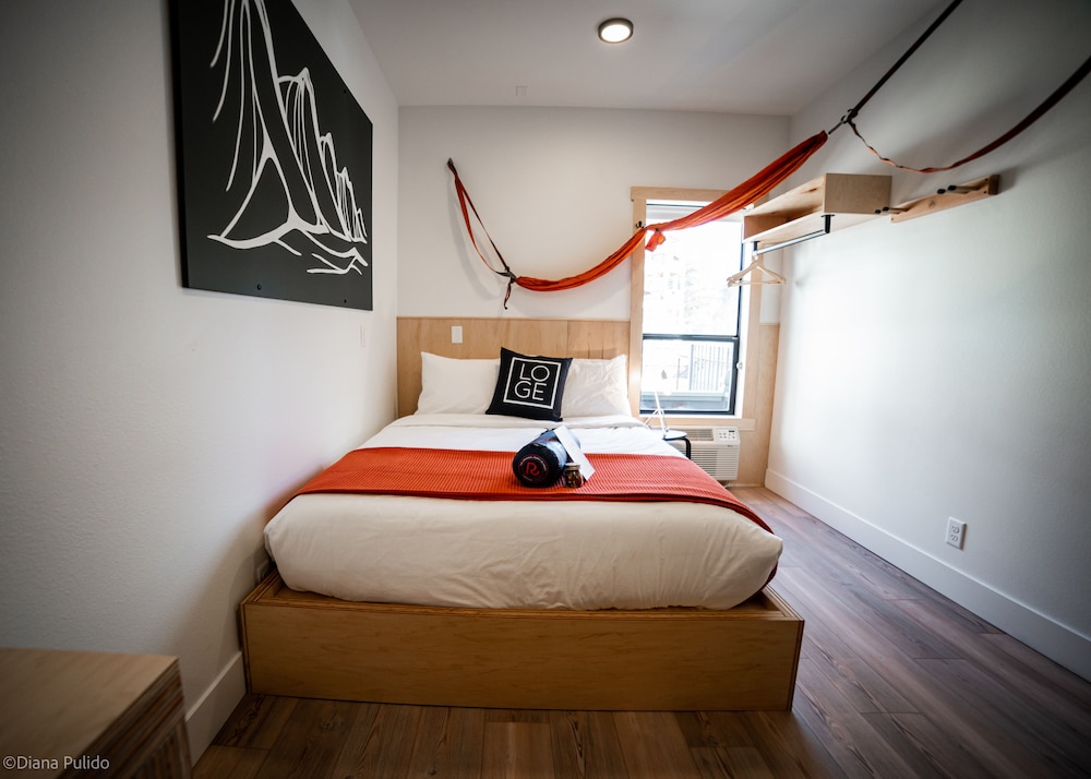 loge leavenworth downtown