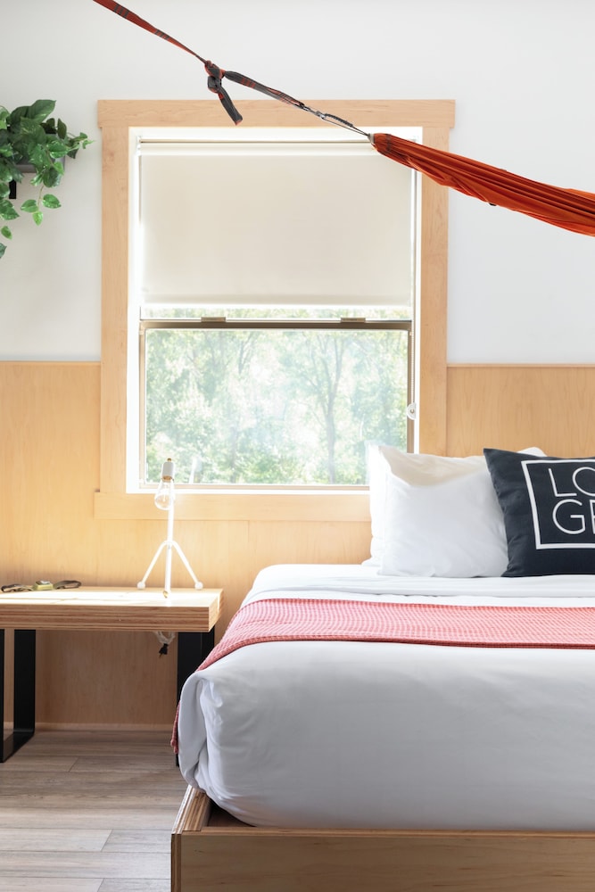 loge leavenworth downtown