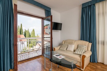 villa voinic 3