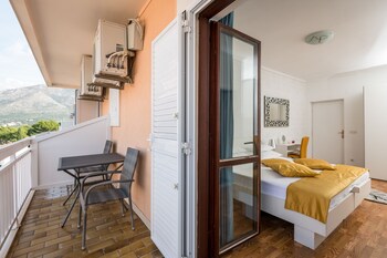 villa voinic 3