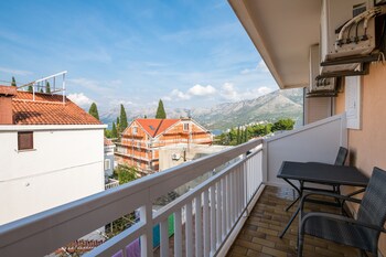 villa voinic 3