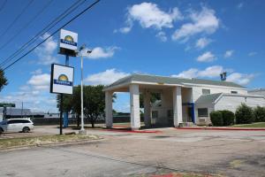 Days Inn By Wyndham Waco University Area,In Waco,2 star