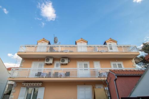 villa voinic 2