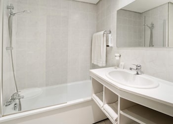 best western domaine de charmeil