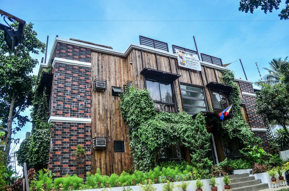 cabins by eco hotel tagaytay