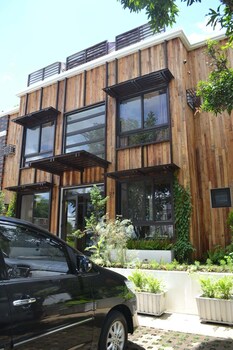 cabins by eco hotel tagaytay