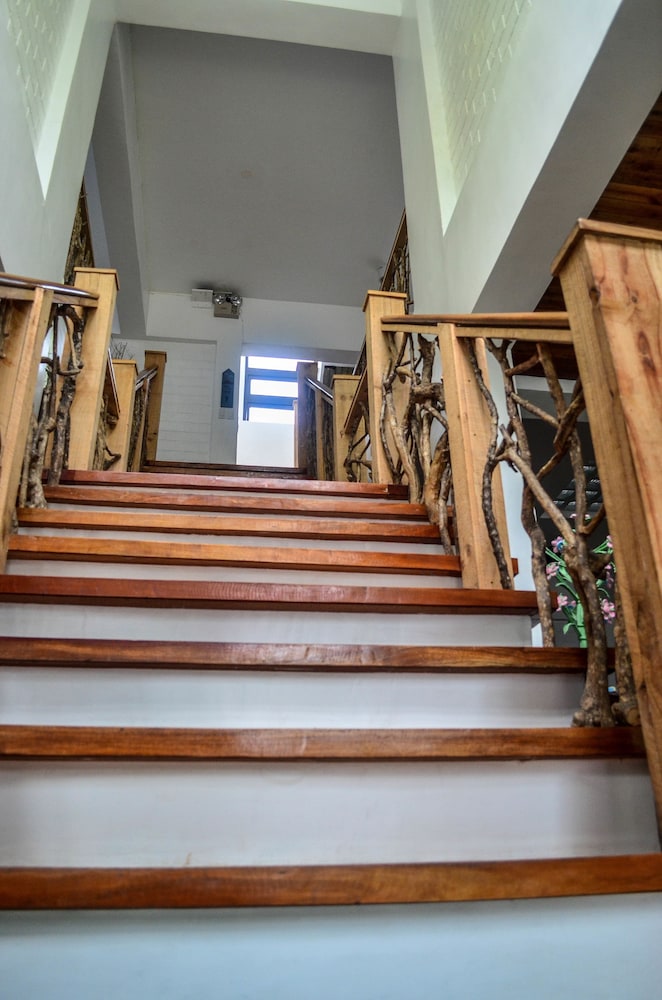 cabins by eco hotel tagaytay