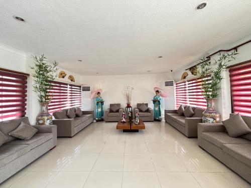 D'japanese Tunnel Family Resort,,3 star