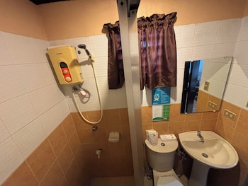 djapanese tunnel family resort