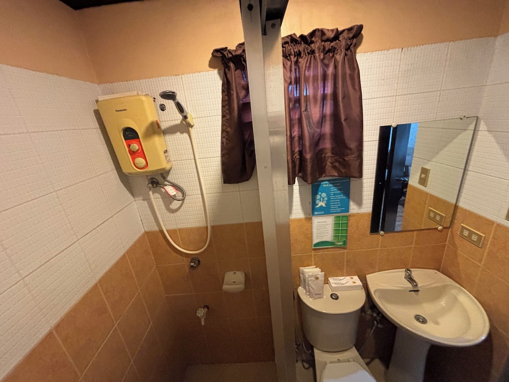 djapanese tunnel family resort