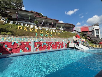 djapanese tunnel family resort