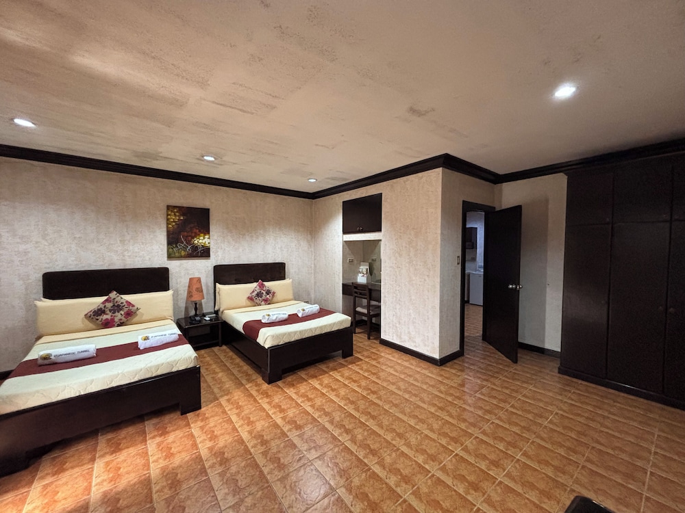 djapanese tunnel family resort
