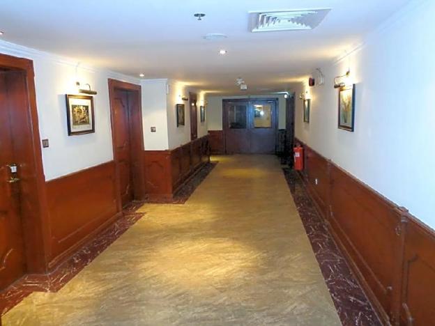 bahrain carlton hotel