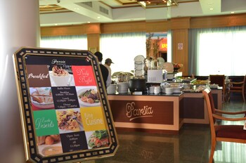 pars international hotel