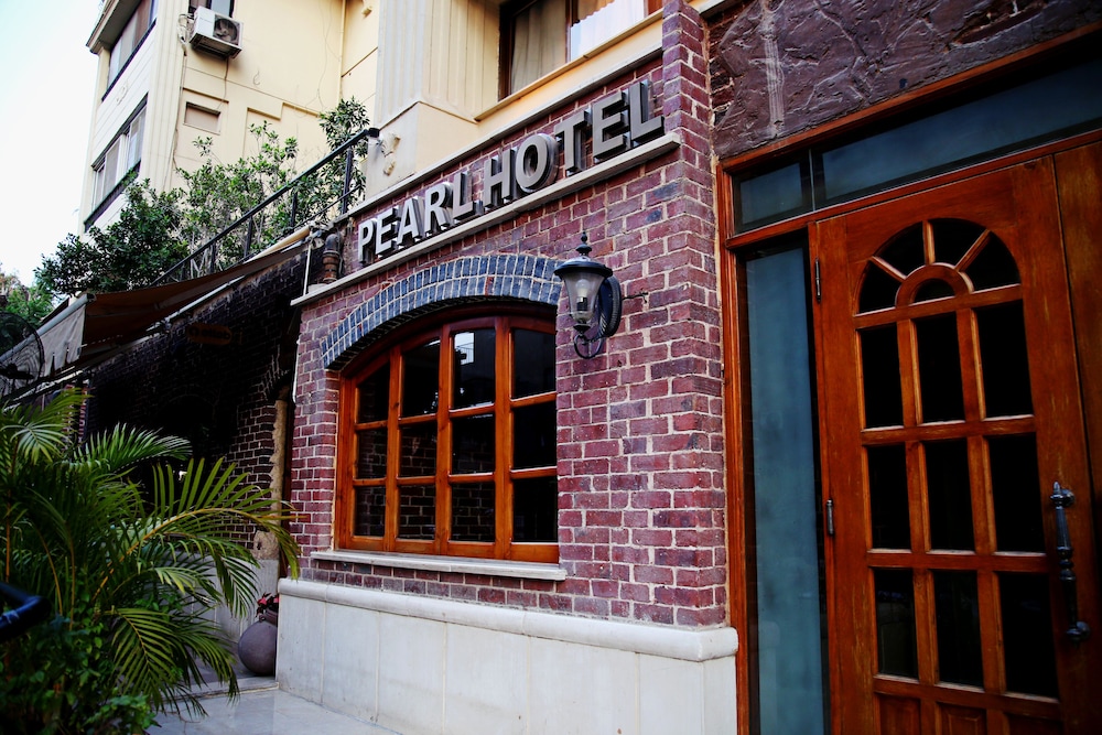 pearl hotel