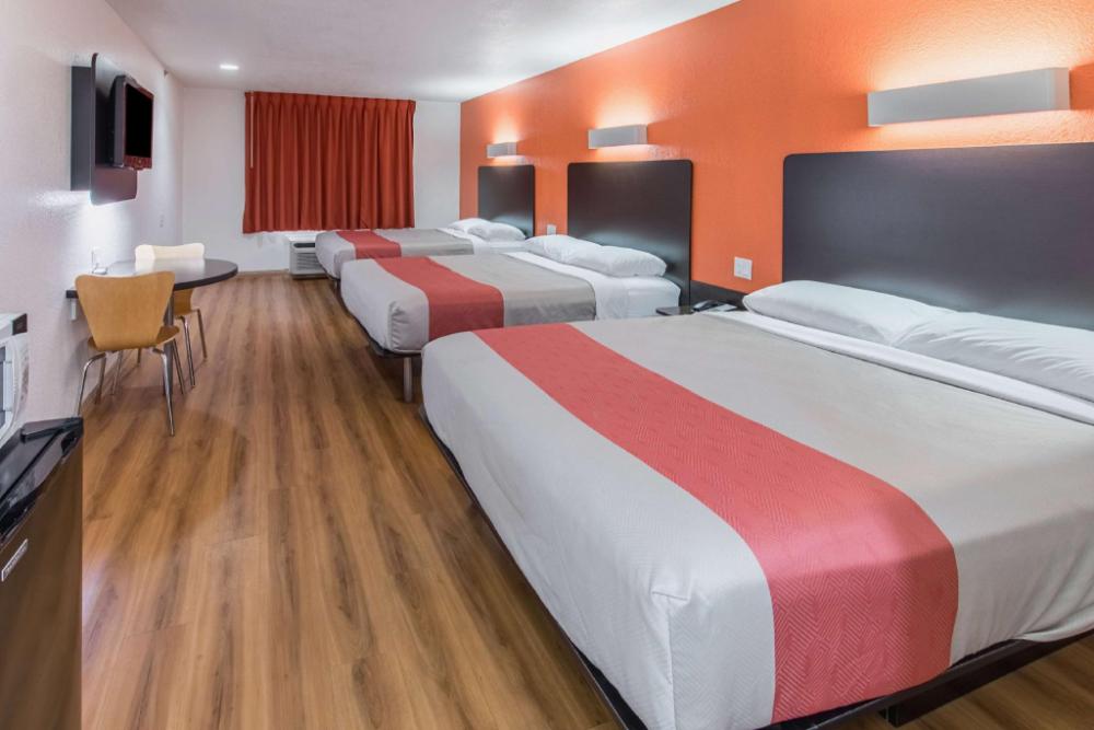 motel 6 hutchins tx