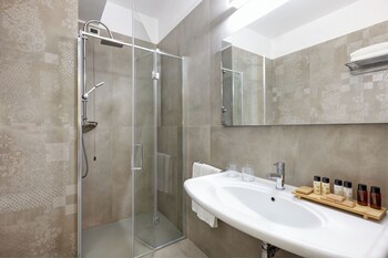 hotel and resort gallia