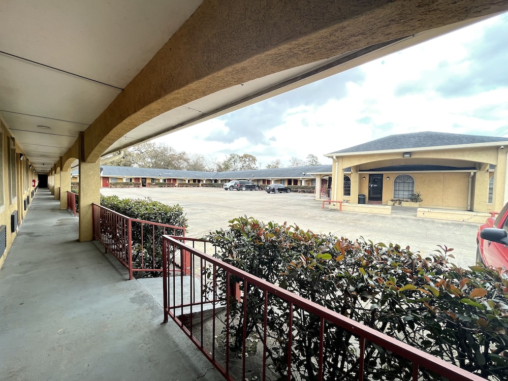 regency inn channelview