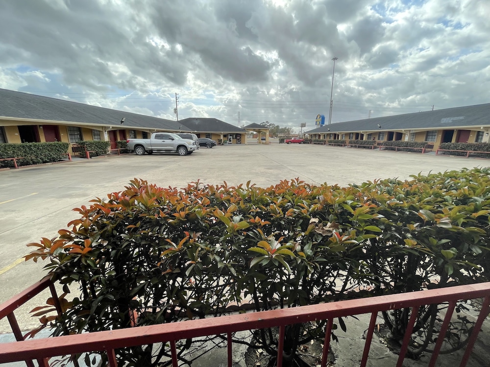 regency inn channelview