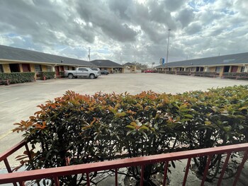 regency inn channelview