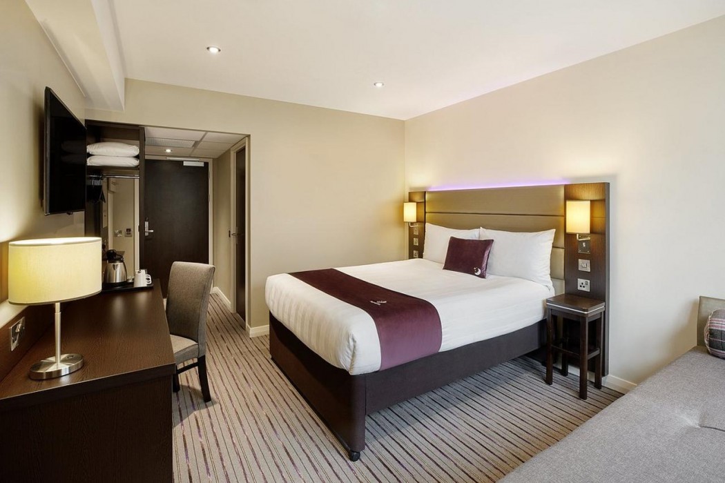 premier inn bedford south a421