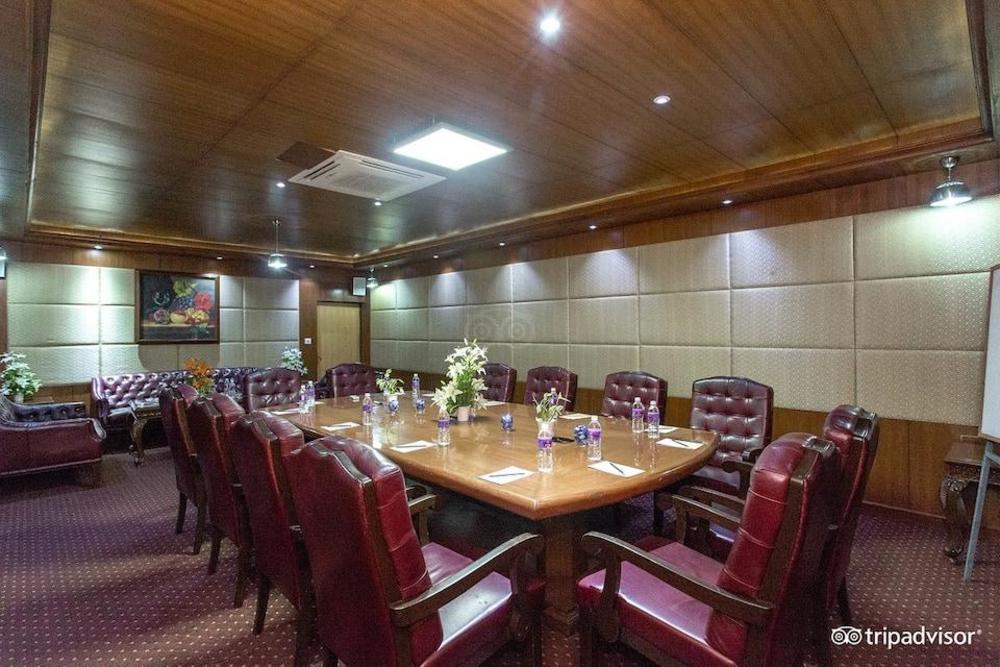 oh biz executive at leonia