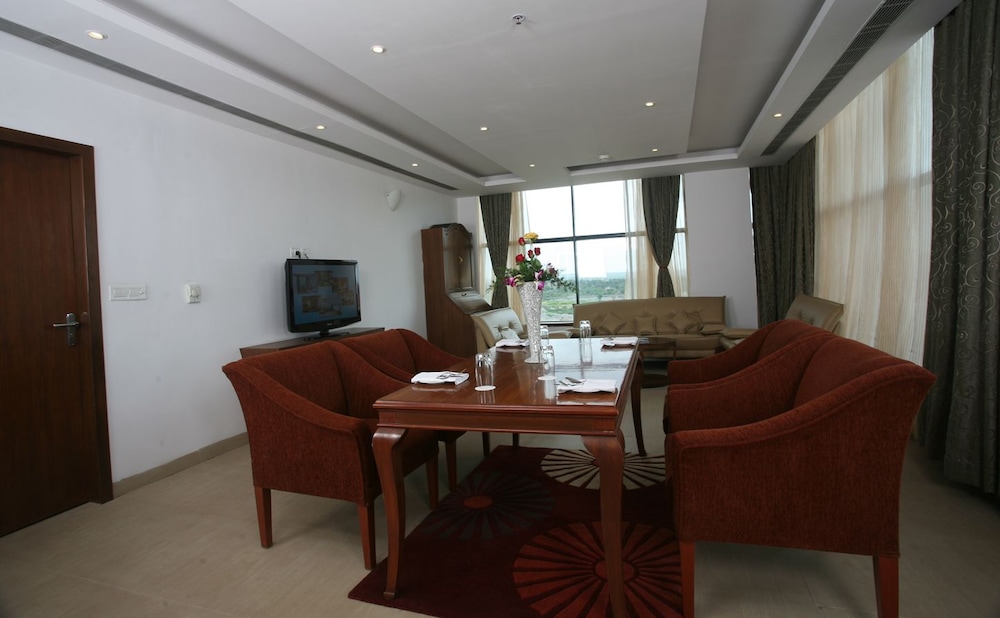 oh biz executive at leonia