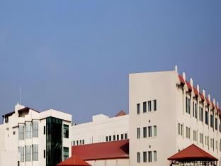 oh biz executive at leonia