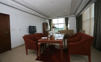 oh biz executive at leonia