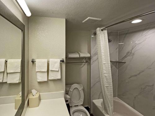 quality suites houston hobby airport