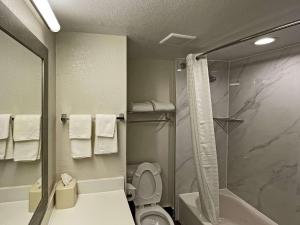 quality suites houston hobby airport