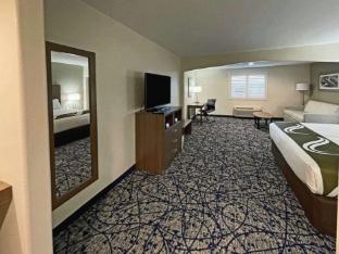 quality suites houston hobby airport
