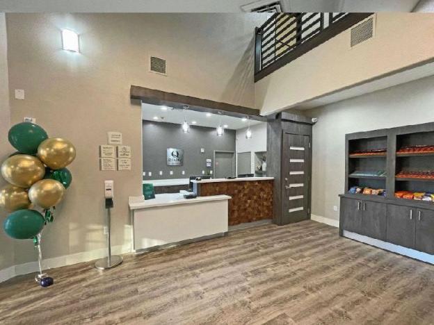 quality suites houston hobby airport