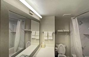 quality suites houston hobby airport