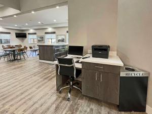 quality suites houston hobby airport