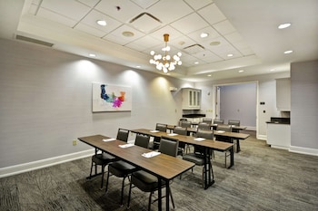 hilton garden inn gulfport airport