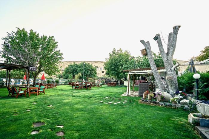 melis cave hotel