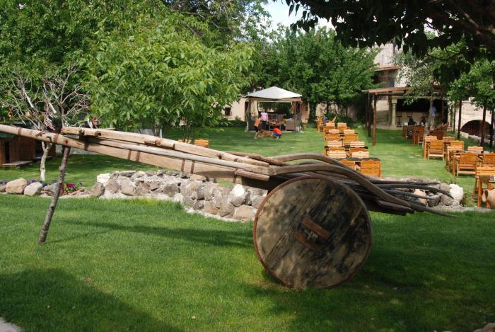melis cave hotel